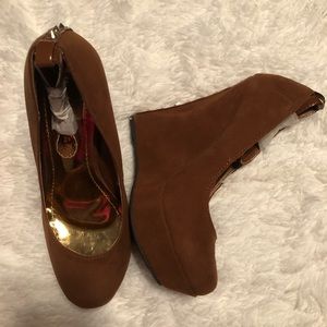 🇺🇸 LILIANA Camel / Brown Pumps with Ankle Straps, Size 7.5